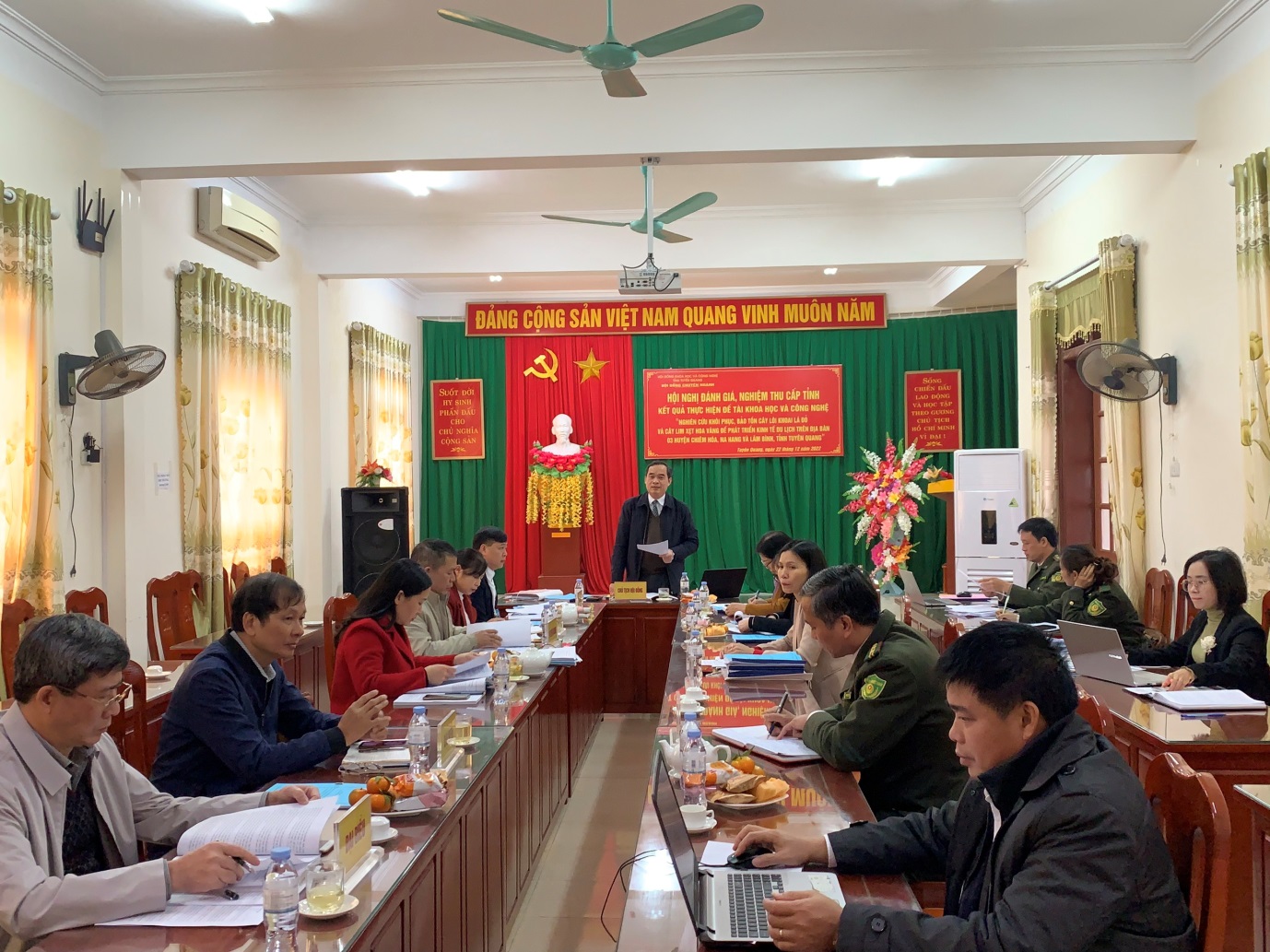 Nghiệm thu cấp tỉnh đề tài “Nghiên cứu khôi phục, bảo tồn cây Lôi khoai lá đỏ và cây Lim xẹt hoa vàng để phát triển kinh tế du lịch trên địa bàn 03 huyện: Chiêm Hoá, Na Hang và Lâm Bình, tỉnh Tuyên Quang”.